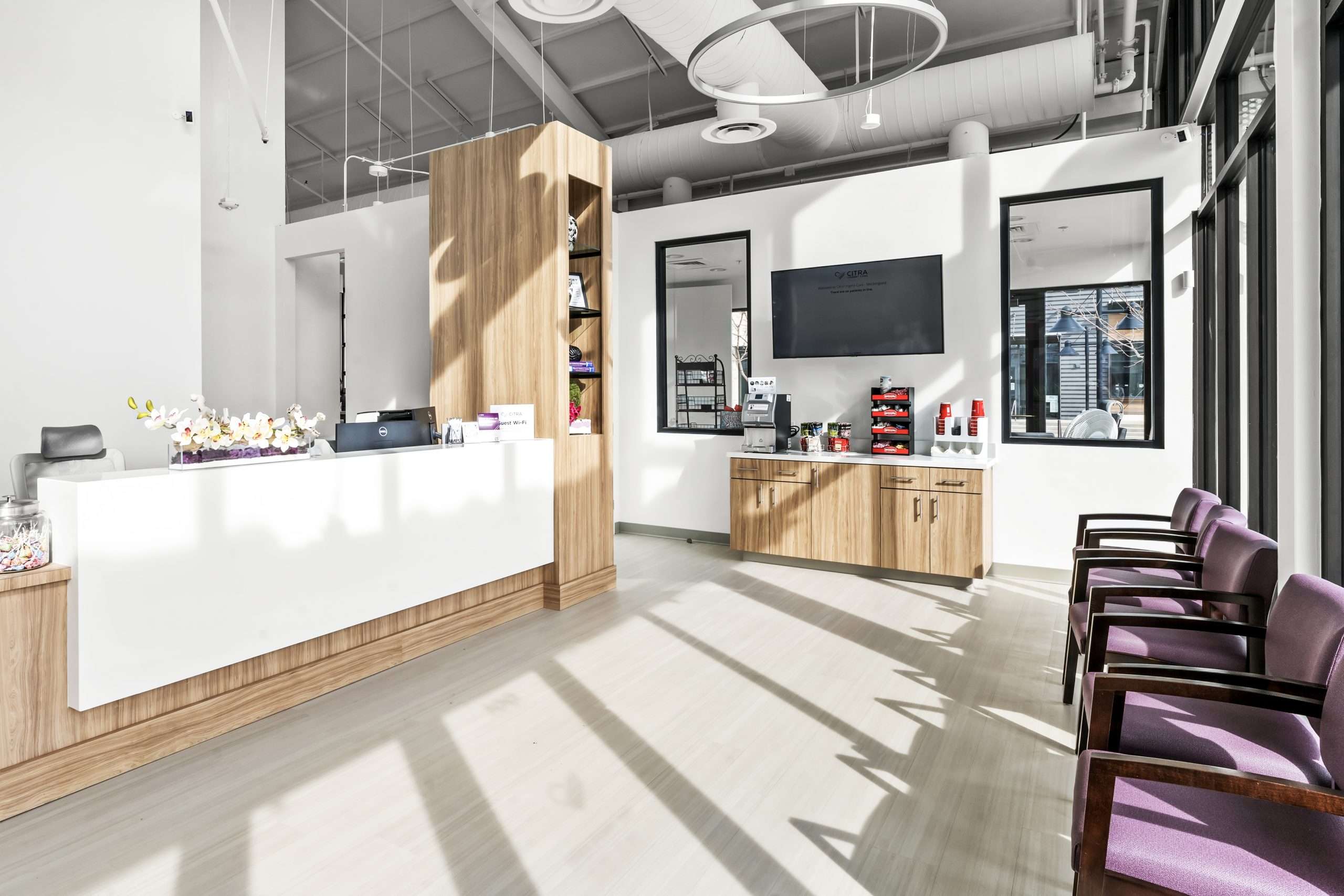 Image showing the inside the large, clean, and modern waiting room at the Citra Urgent Care Mockingbird location